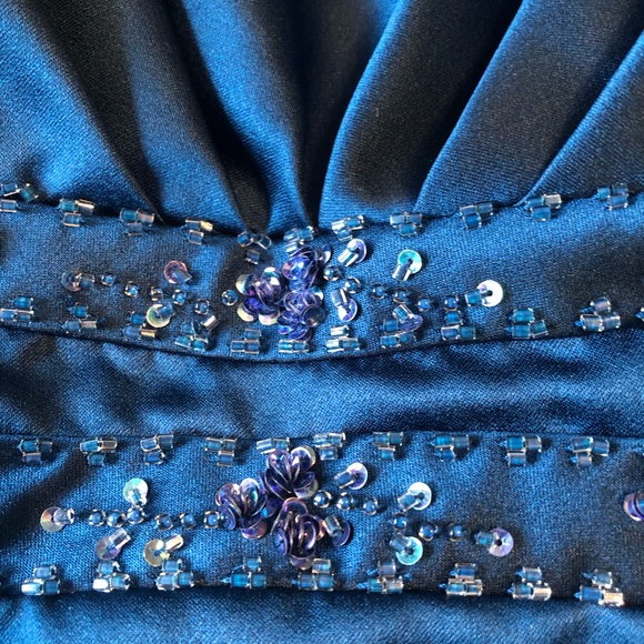 Sumptuous David’s Bridal Strapless Prom Gown - Picture 6 of 8